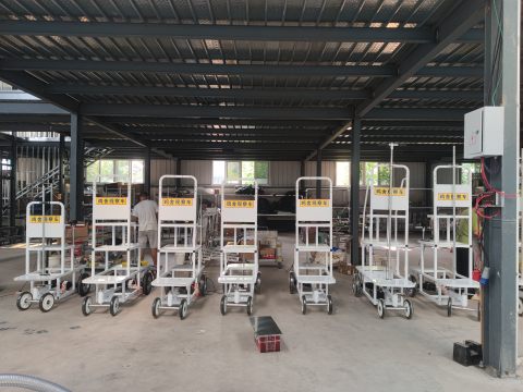 Vehículo de observación eléctrica, coop de pollo, cuatro plantas (aplicando cuatro capas de jaulas a 2,8 metros de altura)
