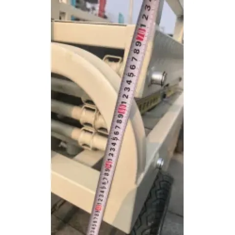 Carro elevador de inspección para gallineros