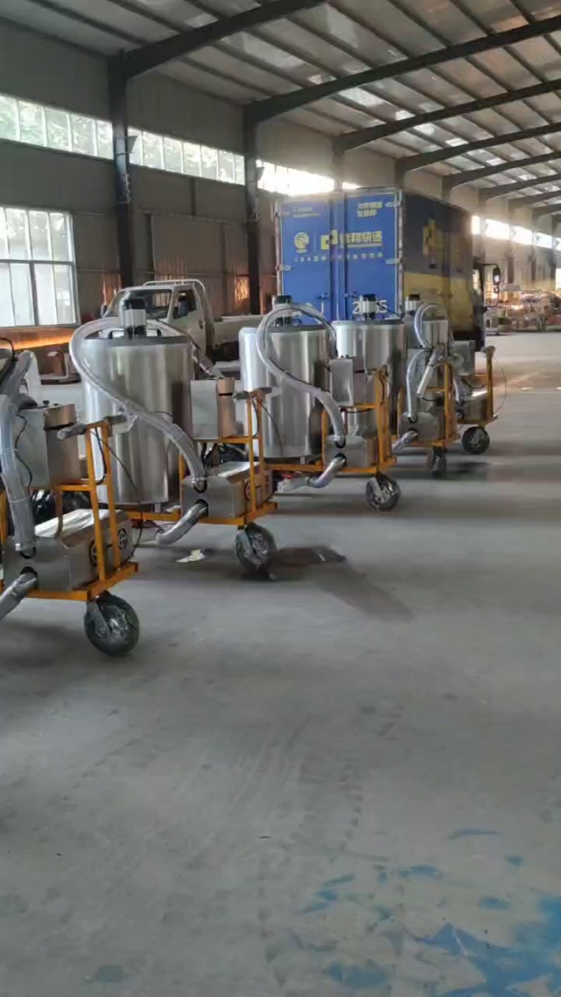 Elle Yönlendirilen Elektrikli Sıvı Yem Arabası