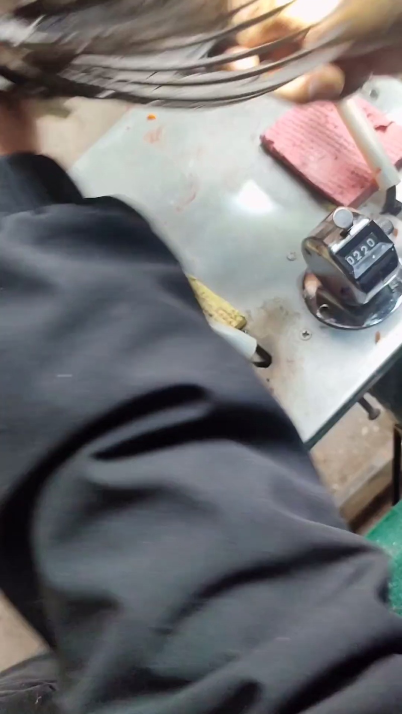 Les poulets utilisent des outils de castration