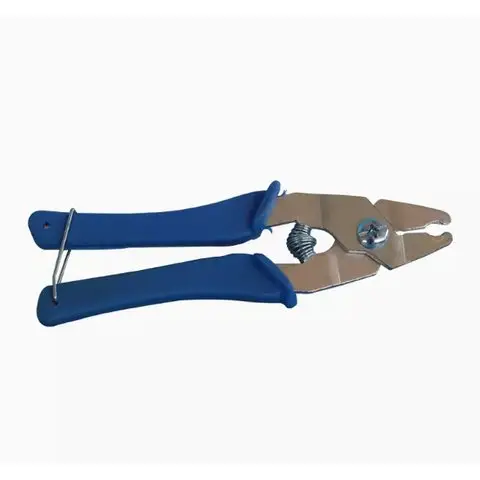 Gabbie di pollame con morsetto Unghie blu disemboweled.