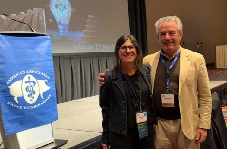 Antonio Palomo con Rebecca Robbins

